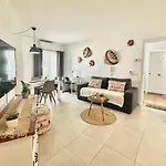 Candy Pop - Ac, High Speed Internet ,desk With Natural Light, Pool And Two Terraces شقة كوراليهو