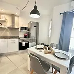 Candy Pop - Ac, High Speed Internet ,desk With Natural Light, Pool And Two Terraces شقة *