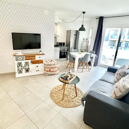 Apartment Candy Pop - Pool, 2 Terraces,desk And High Speed Internet *