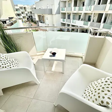 Apartment Candy Pop - Pool, 2 Terraces,desk And High Speed Internet Corralejo