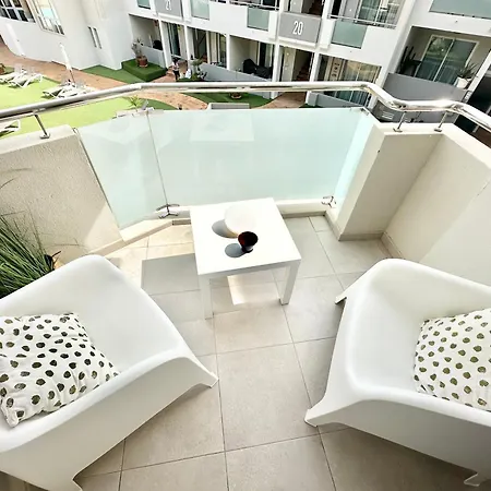 Candy Pop - Ac, High Speed Internet ,desk With Natural Light, Pool And Two Terraces コラレホ