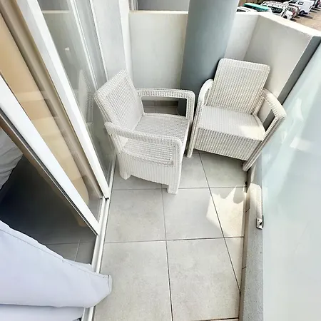 Candy Pop - Ac, High Speed Internet ,desk With Natural Light, Pool And Two Terraces Διαμέρισμα