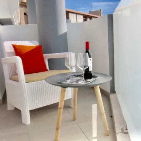 Candy Pop - Pool, 2 Terraces,desk And High Speed Internet Corralejo