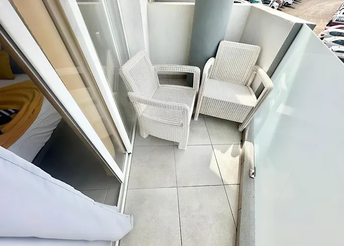 Candy Pop - Ac, High Speed Internet ,desk With Natural Light, Pool And Two Terraces Appartamento
