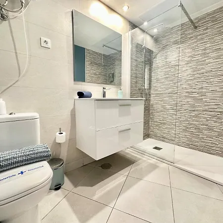 Apartman Candy Pop - Ac, High Speed Internet ,desk With Natural Light, Pool And Two Terraces *