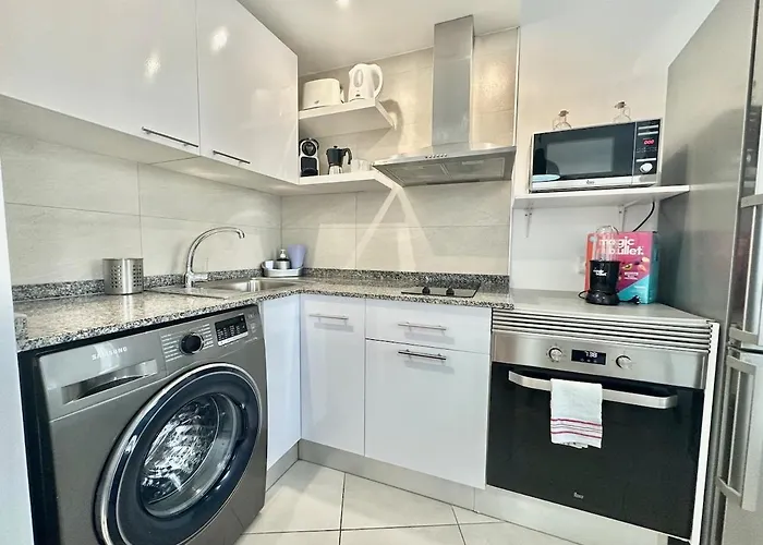 Διαμέρισμα Candy Pop - Ac, High Speed Internet ,desk With Natural Light, Pool And Two Terraces Κοραλέχο