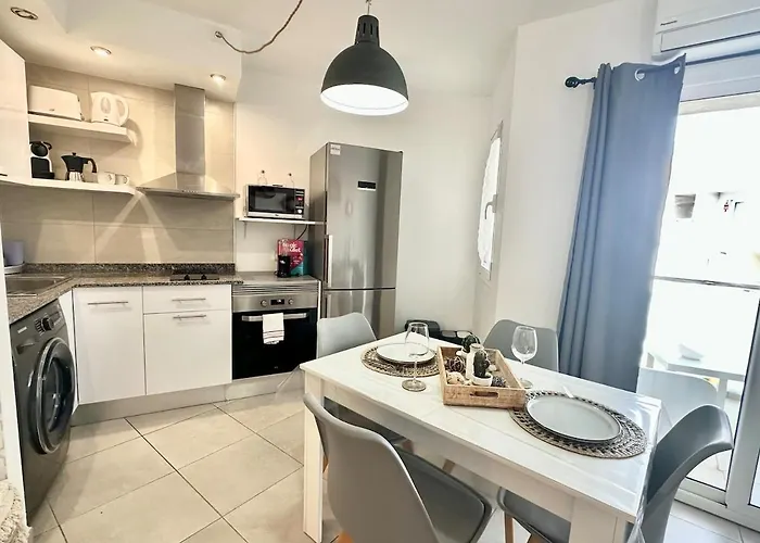 Candy Pop - Ac, High Speed Internet ,desk With Natural Light, Pool And Two Terraces Apartament *