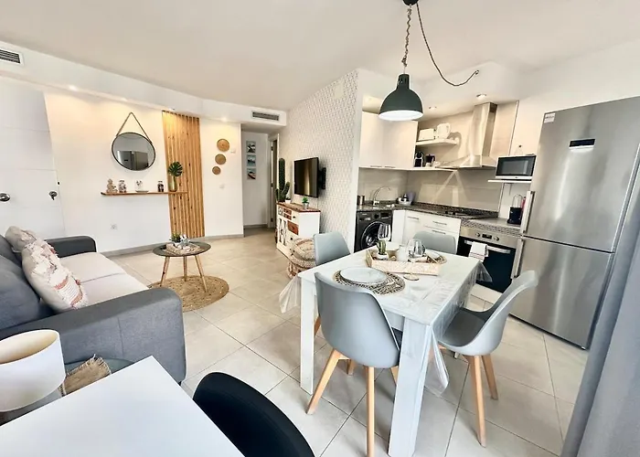 Apartament Candy Pop - Ac, High Speed Internet ,desk With Natural Light, Pool And Two Terraces